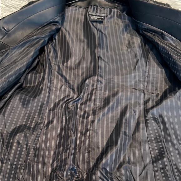 Pamela Dennis Black Leather Jacket Sleek Sophisticated Design - Picture 5 of 7